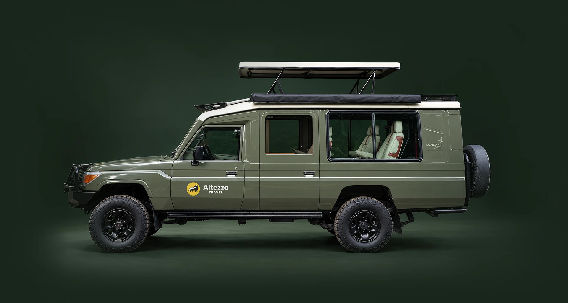 Altezza Toyota Land Cruiser ar paceltu panorāmas safari jumtu